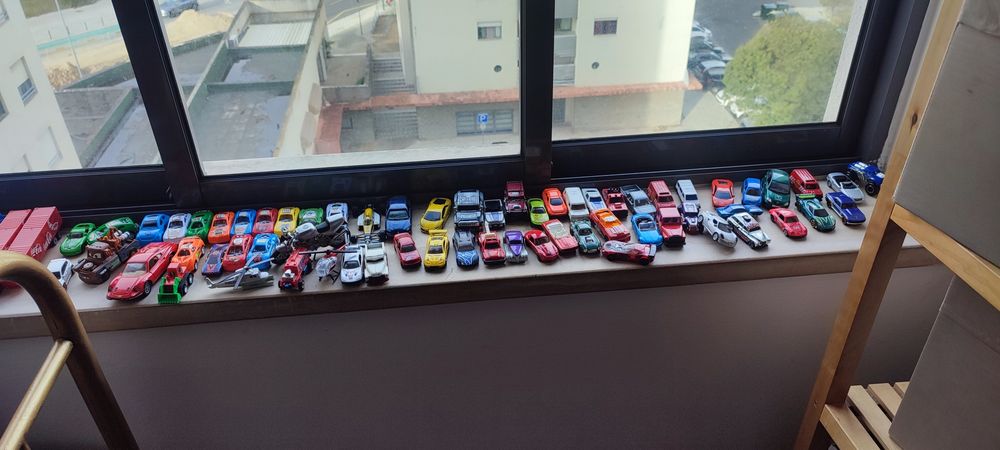 Mini carros maioria hotwweels