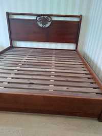 Двуспальная деревянная кровать, 210х190, бу
