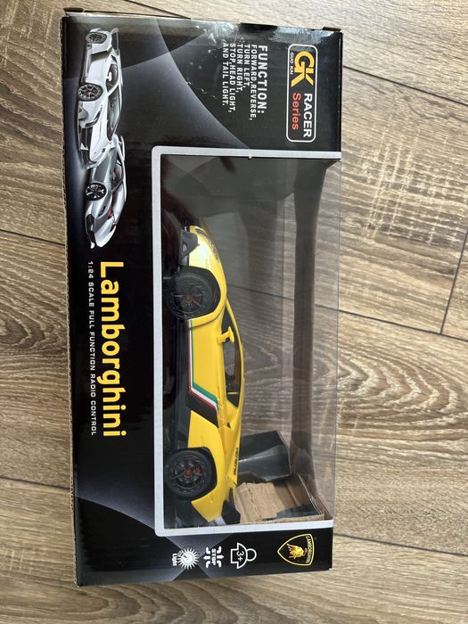 Машина на радіокеруванні lamborghini  1:24 жовта
