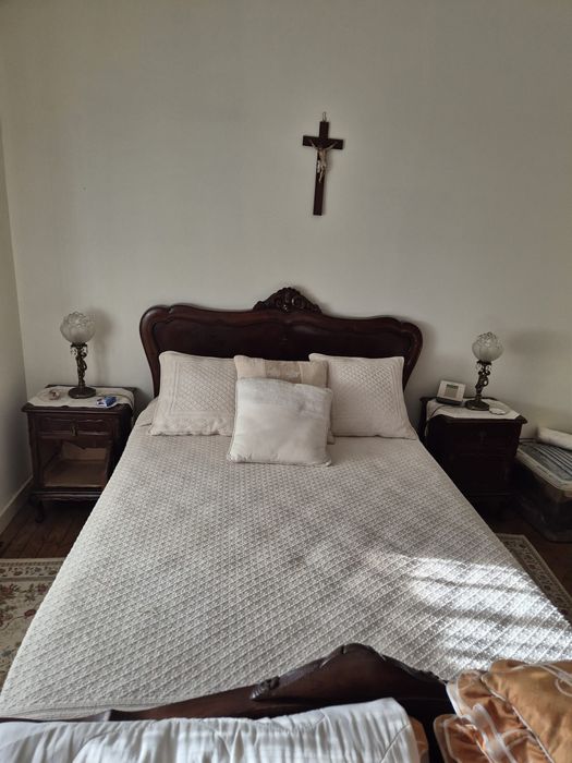 Mobilia quarto antiga em bom estado