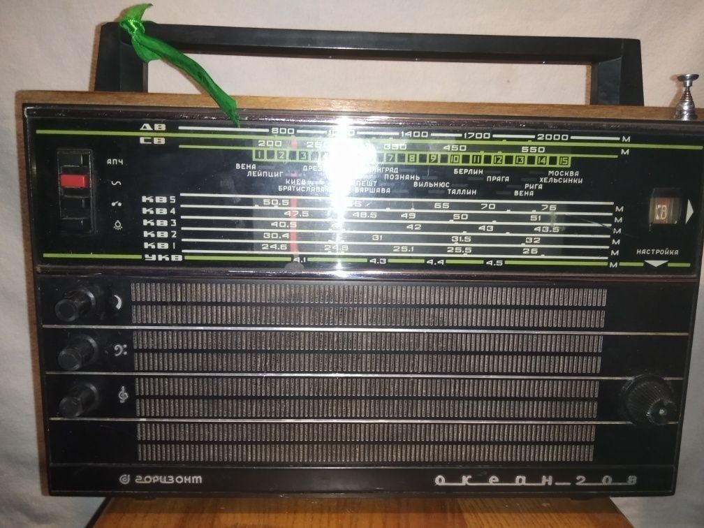 Радиоприемник Океан 208 и 209 с FM станциями + приёмник vef221