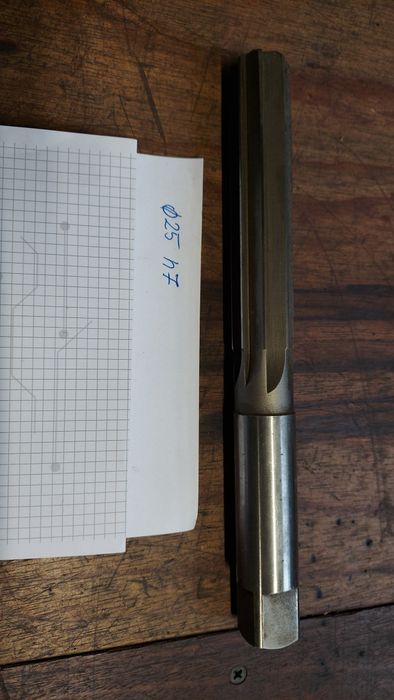 Rozwiertak maszynowy fi 16,75 h8