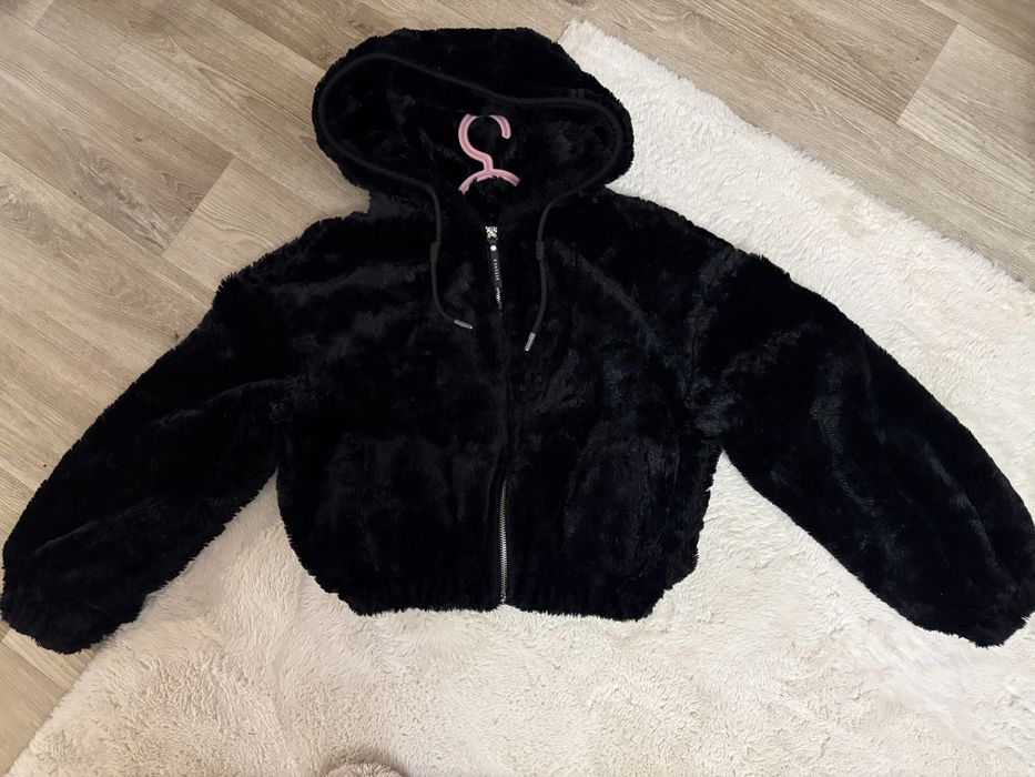 Вкорочена шубка Bershka