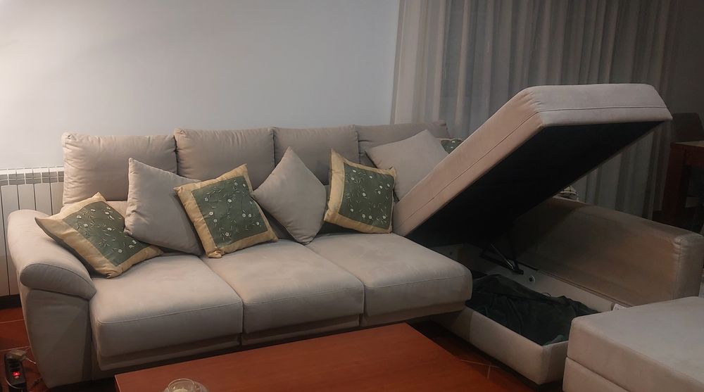 Sofá com chaise longue 4 lugares