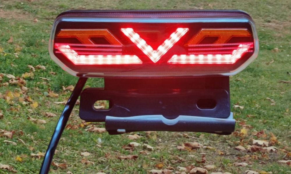 Задний фонарь стоп-сигнал с поворотниками для мотоцикла, скутера