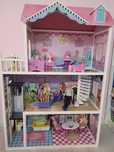 Duzy drewniany domek dla lalek + mebelki