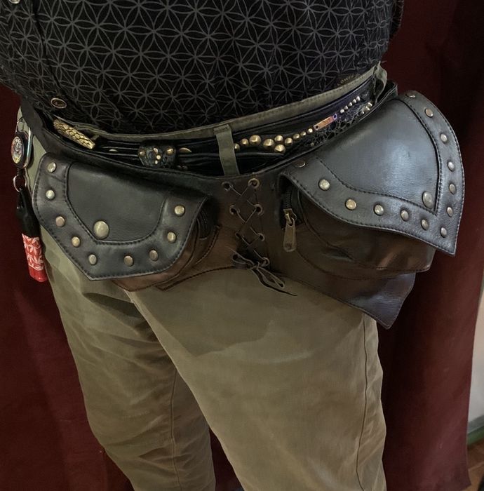 Bolsa de cintura em pele