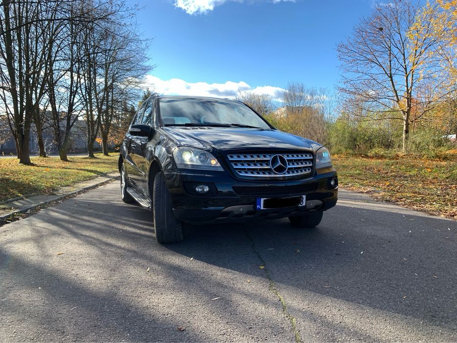 Sprzedam lub zamienie na busa Mercedesa ML V8 420 CDI 2007r czarny.