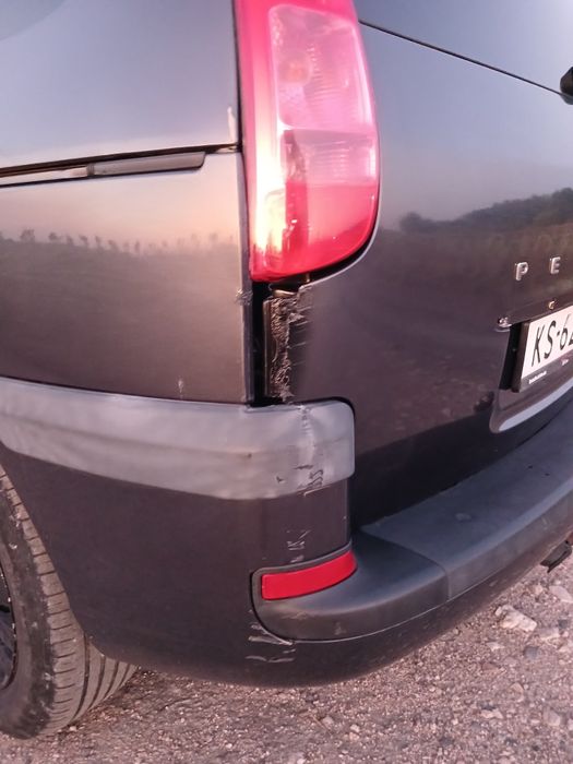 Мінівен Peugeot 807