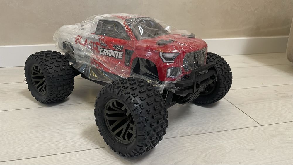 ARRMA 1:10 GRANITE 4X4 V3 3S BLX RTR (красный)  traxxas hpi losi mugen