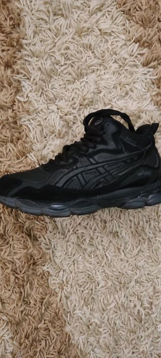 Шкіряні кросівки Asics