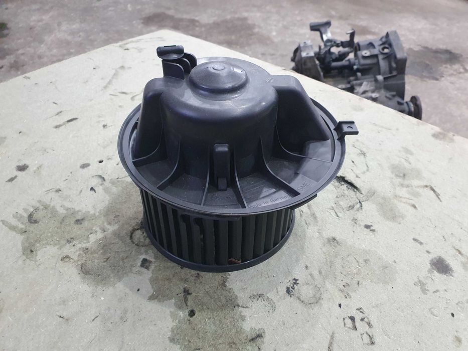 Wentylator Dmuchawa nawiewu wnętrza Vw Golf 5 V 04r europejska