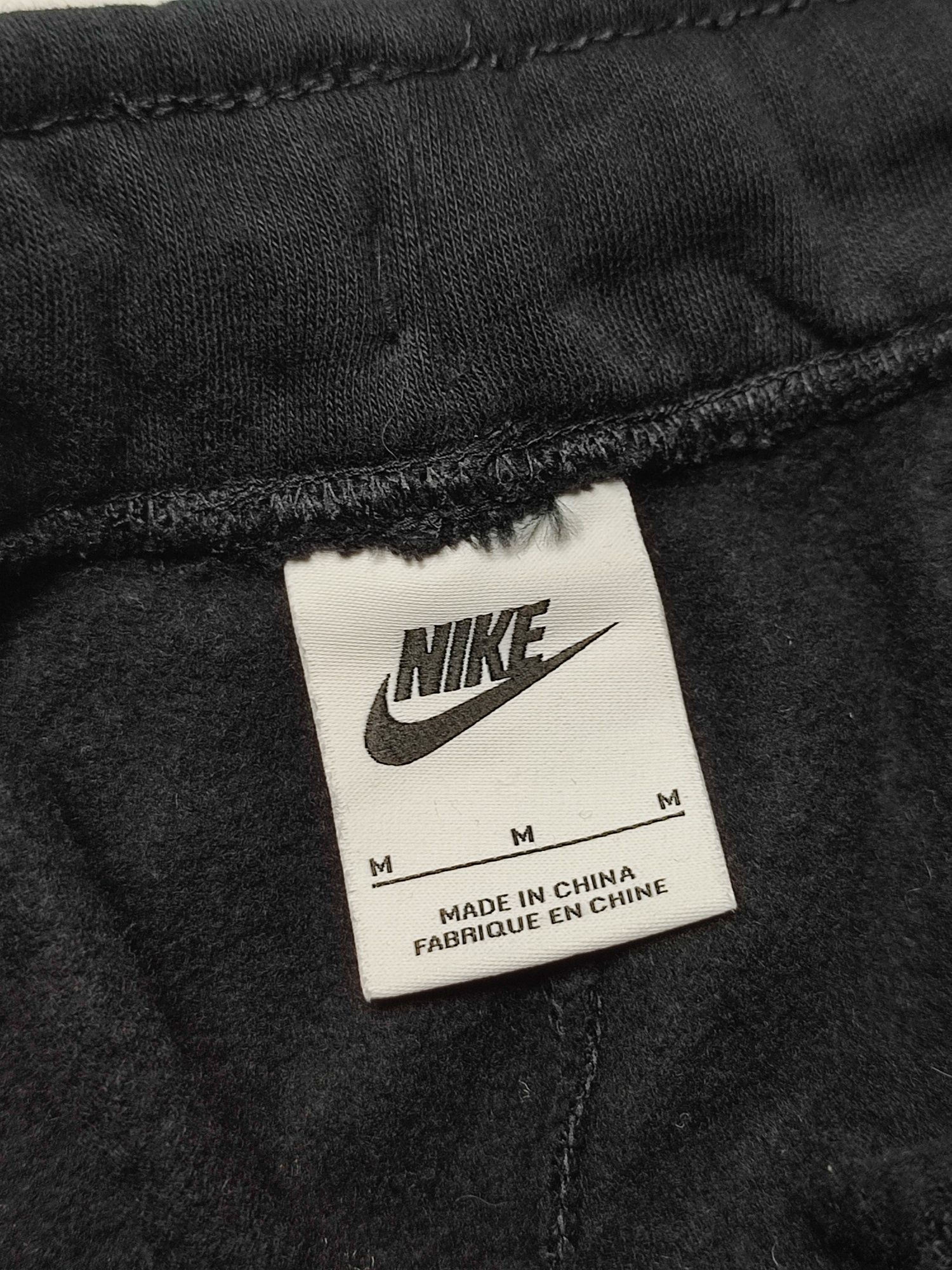 Спортивные штаны Nike EUR M (р.46) новые ориг  черные мужские