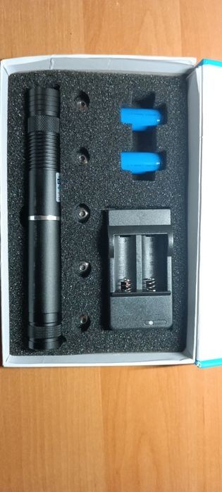 Мощная лазерная указка с насадками blue laser yxb 008