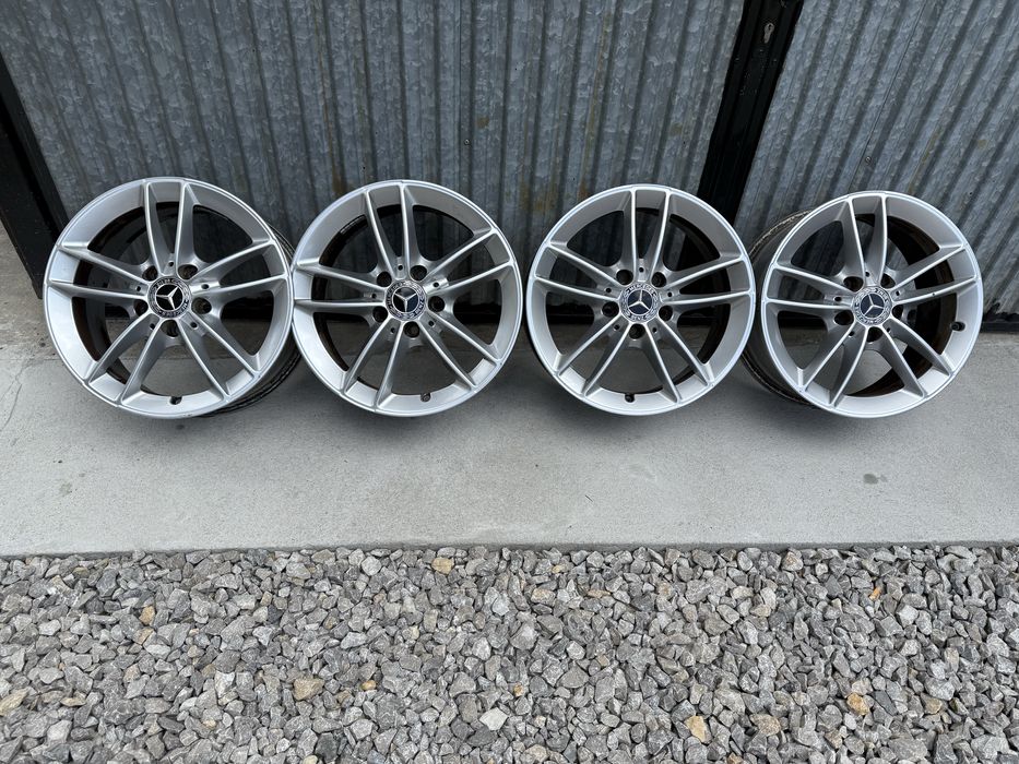 Felgi mercedes 16 w bardzo dobrym stanie z amA klasy 2018r