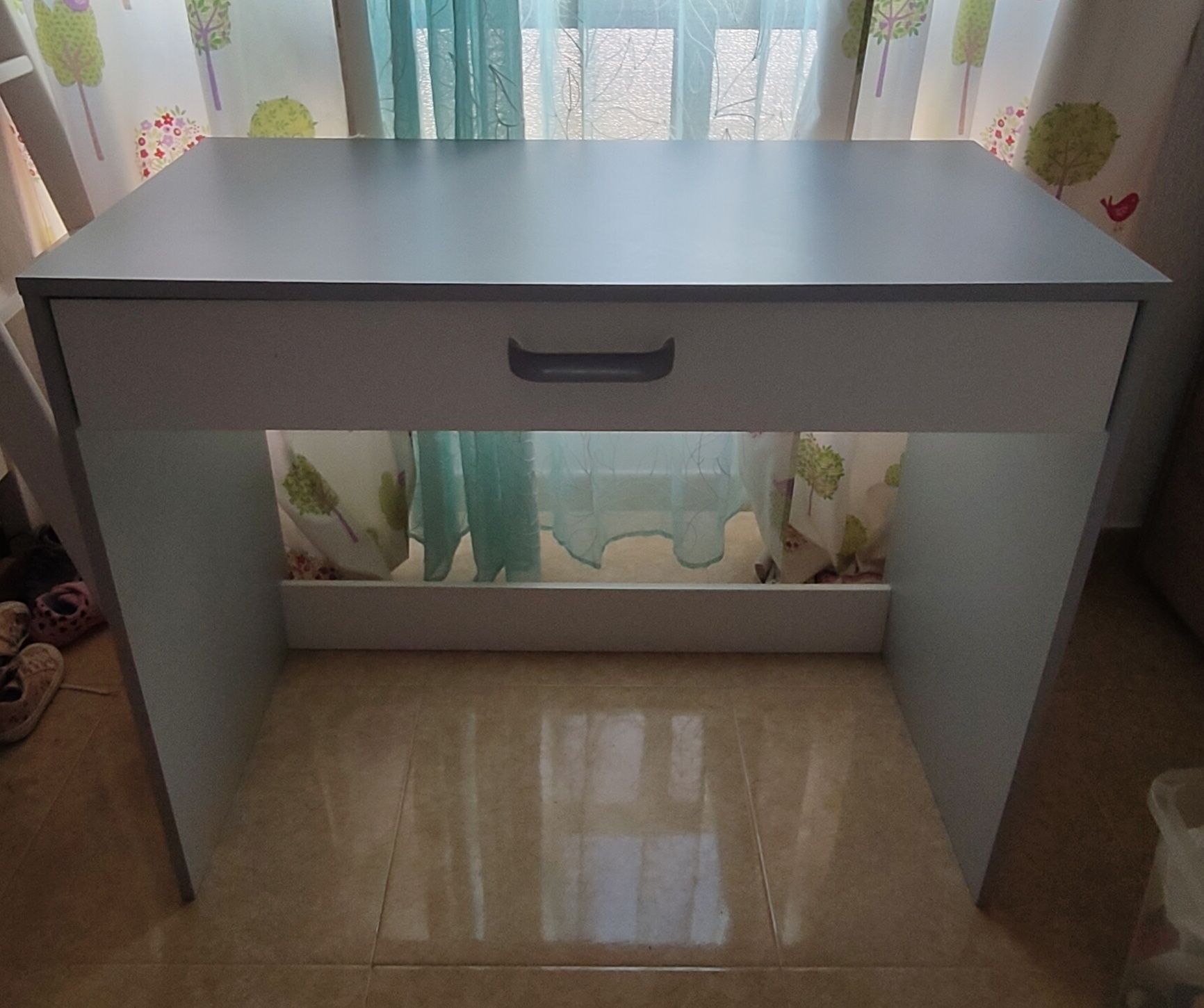 Secretária em MDF