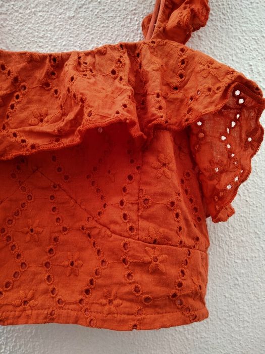 Top vermelho bordado