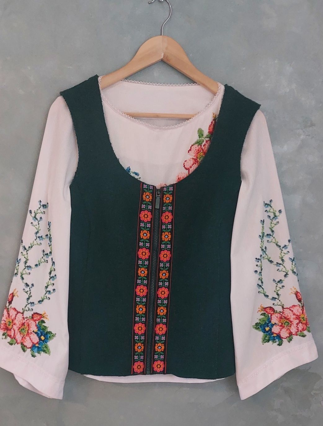 Продам сорочки жіночі- вишивка бісером