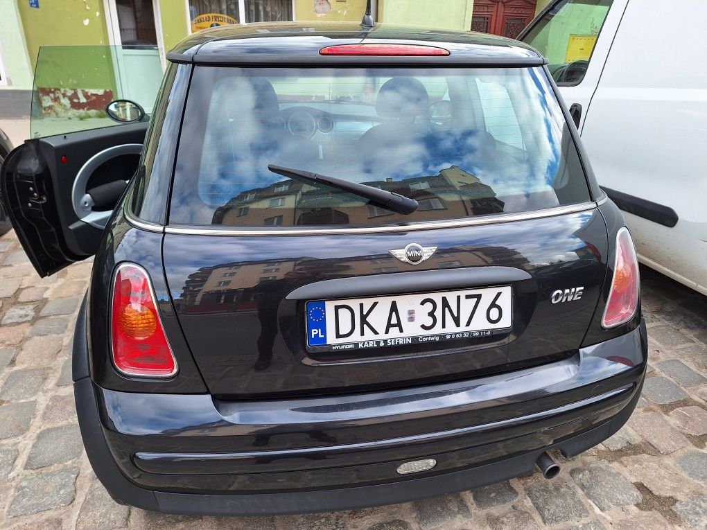 Mini Cooper One.W idealnym stanie bez rdzy.Aktualny przegląd