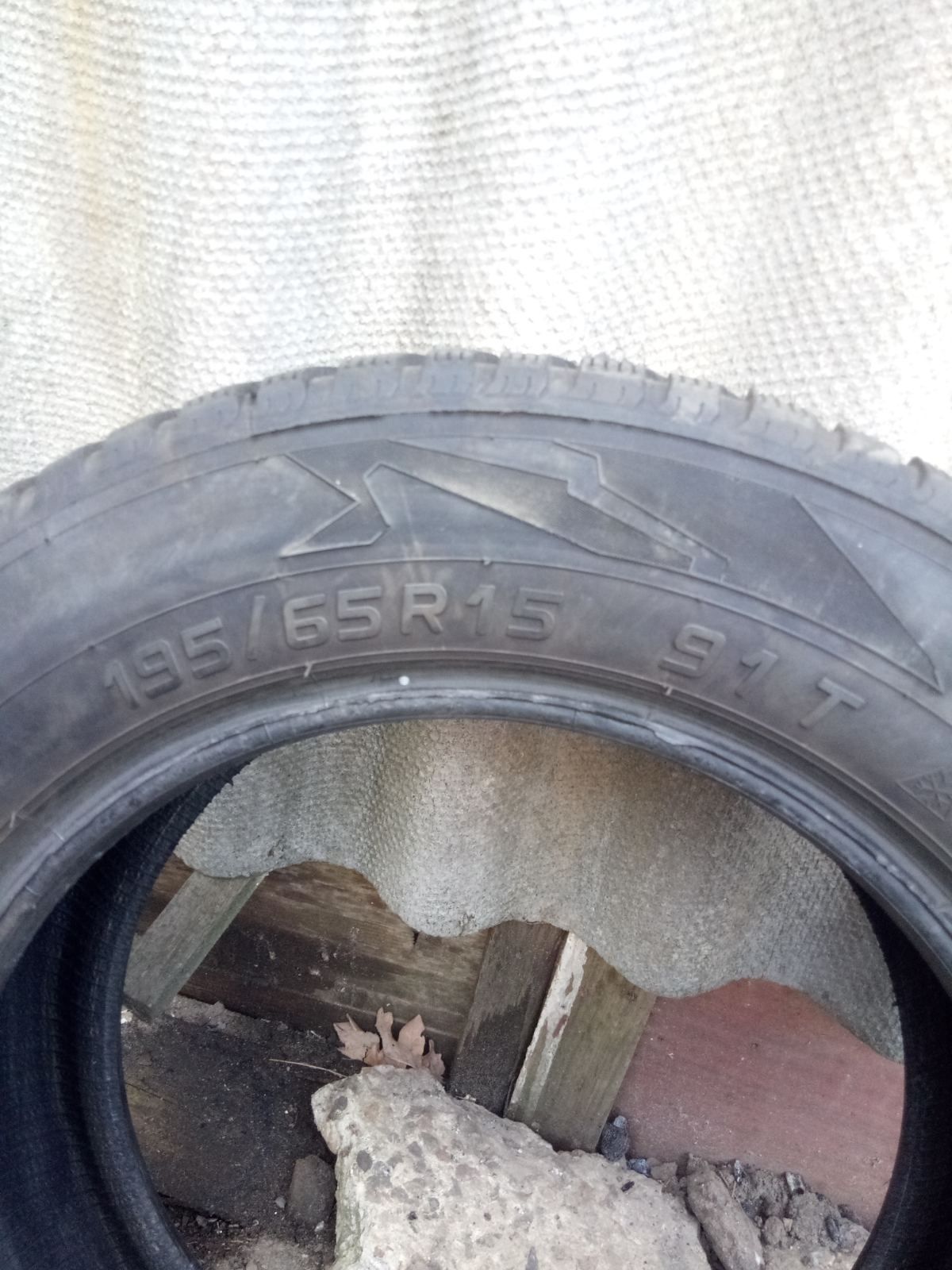 Продам резину estrada samurai 195/65r15