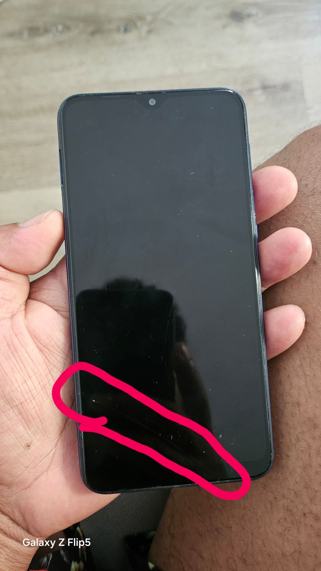 Samsung A10 pequeno trincado
