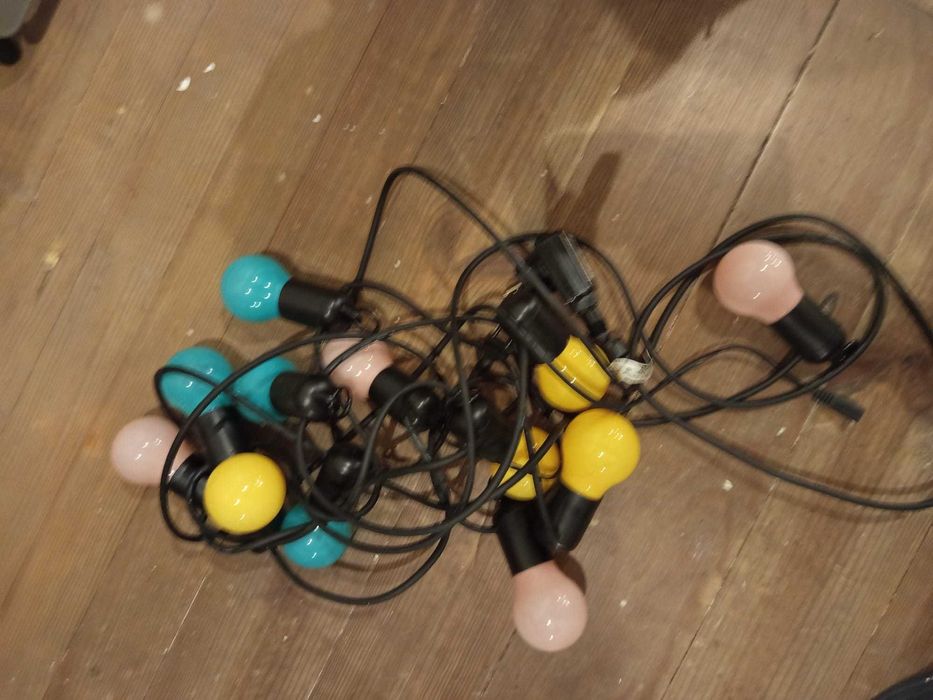 Luzes coloridas da marca Ikea