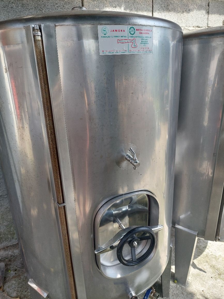 Cubas de 500 L como novas