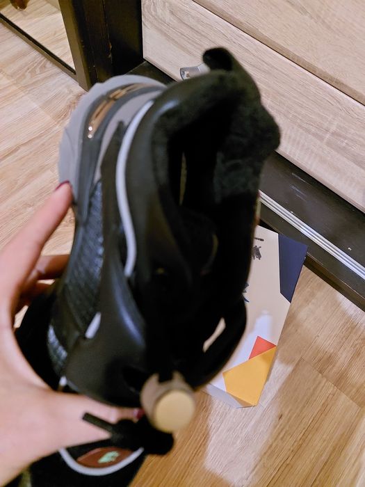 Теплі  кросівки.