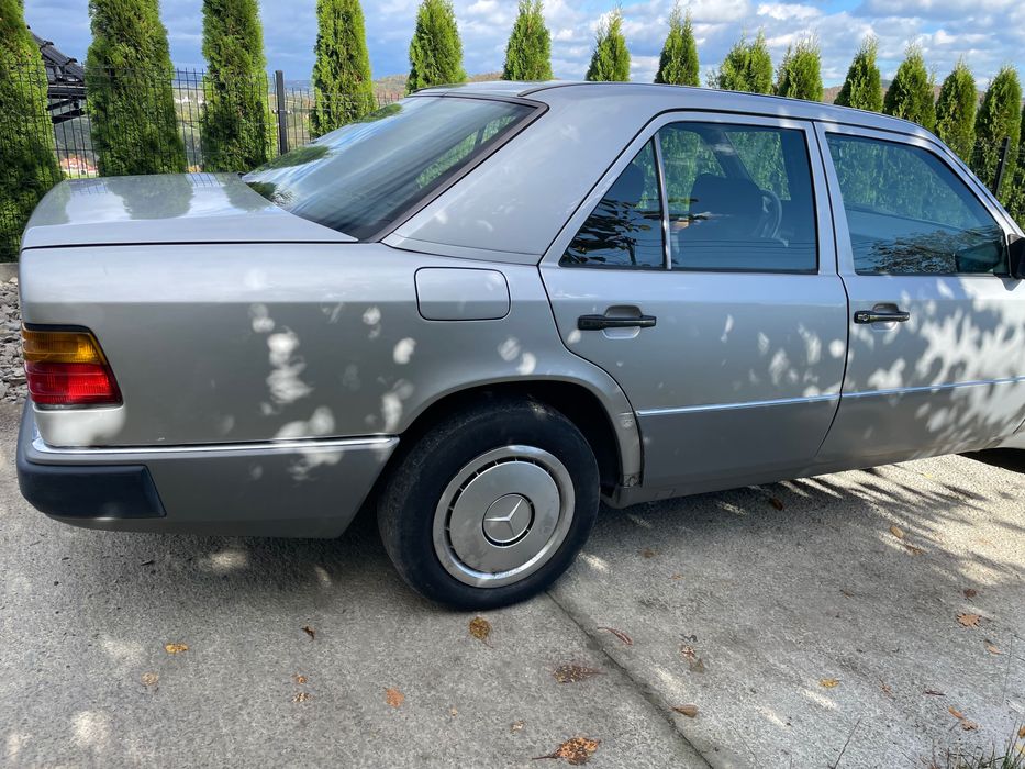 Mercedes w124  3.0  bez korozji super stan