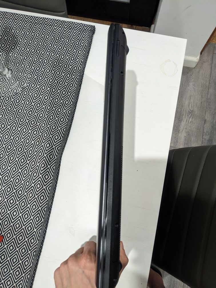 Laptop Lenovo Y580 (uszkodzony)