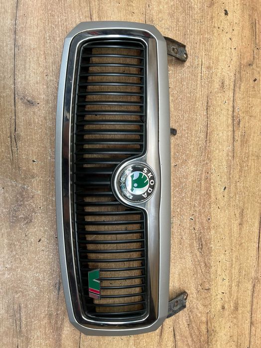 Grill atrapa zderzaka Skoda Fabia 1 VRS kolor 9102