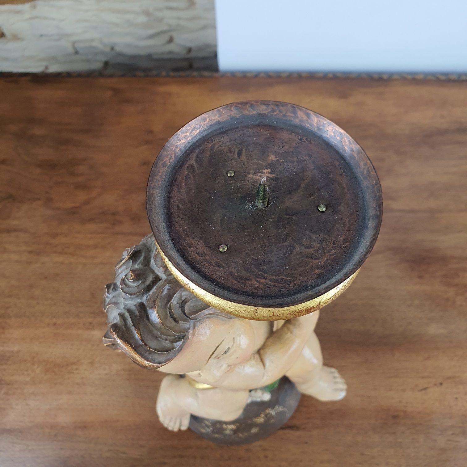 Świecznik putto anioł z XIX w. 35 cm drewno polichromia