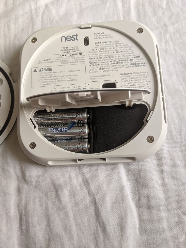 умный датчик дыма и CO Google Nest Protect (2-го поколения)