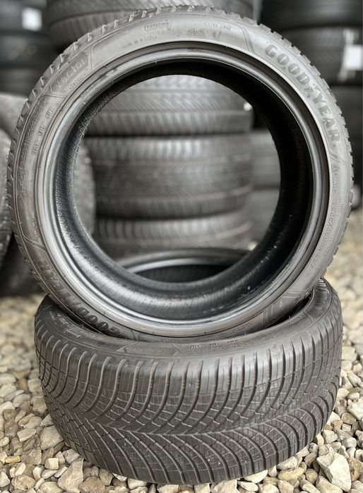 245/40 R19 2 шт. Goodyear Vector 4Seasons