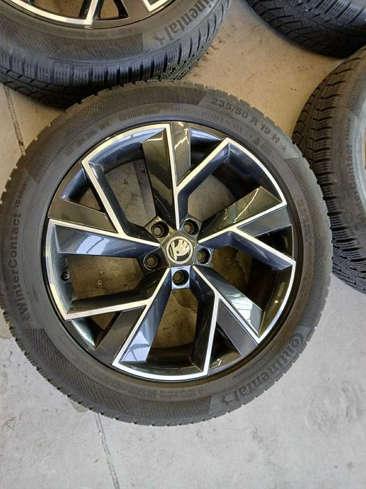 Oryginalne koła zimowe 19 cali Skoda Kodiaq opony 235/50 R19