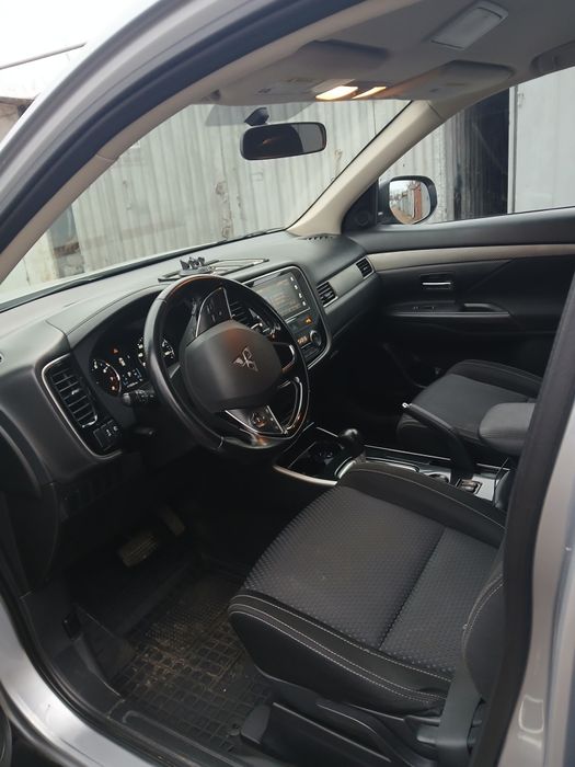 Продам Mitsubishi Outlander в чудовому  стані