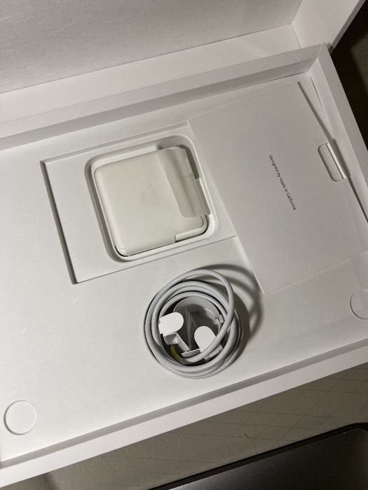 Apple MacBook Pro 13" 2020 16Gb 1Tb