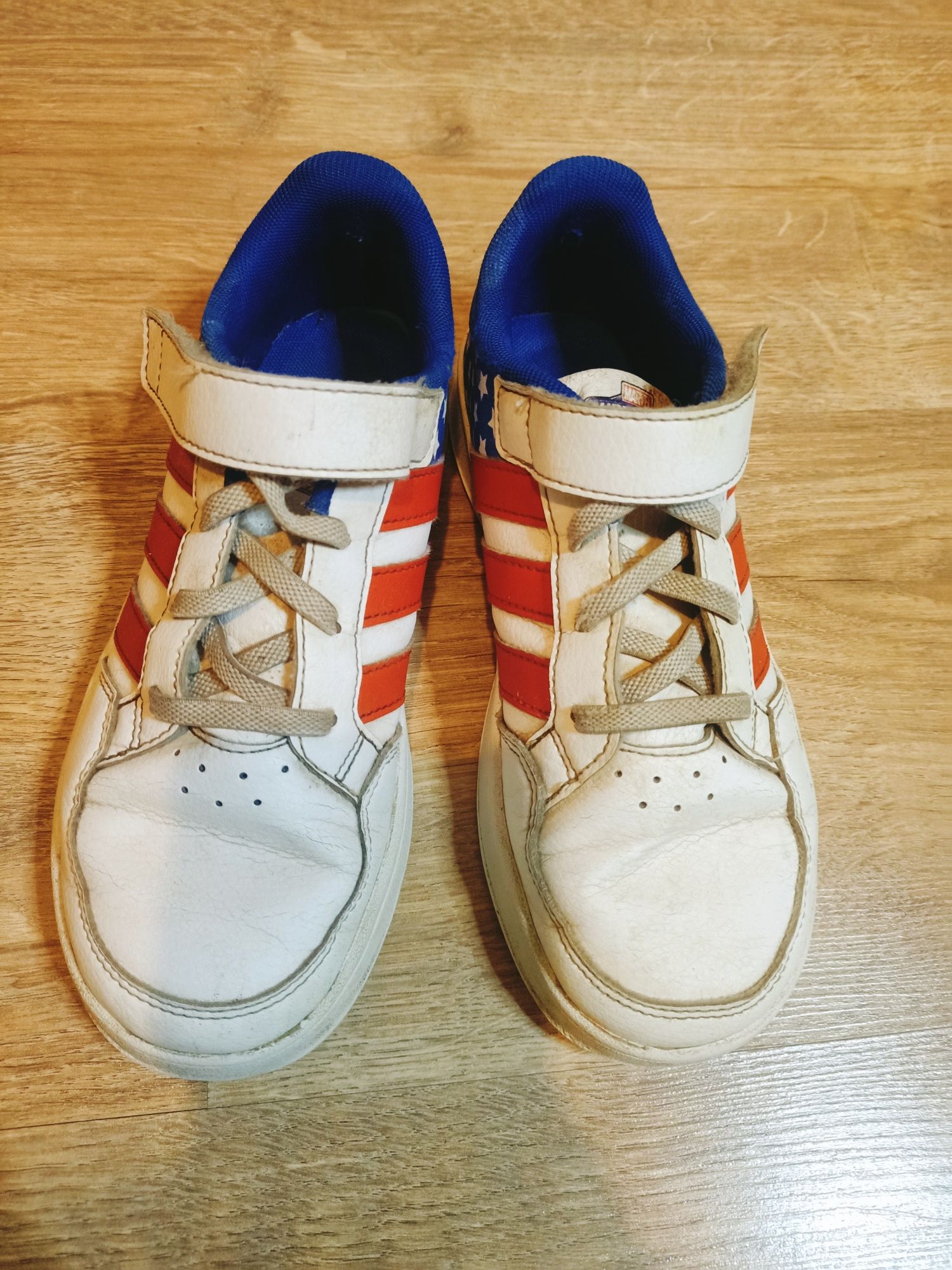 Buty Adidas Marvel rozm 33