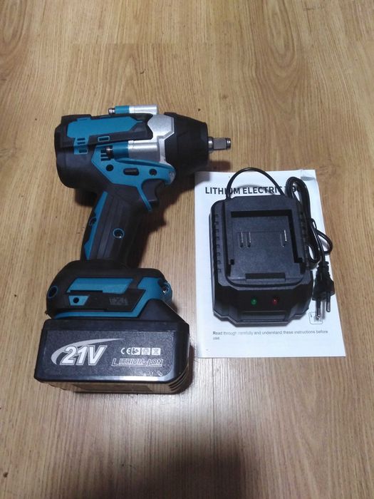 Akumulatorowy klucz udarowy bezszczotkowy 18V 1800Nm zestaw