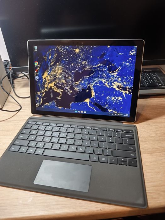 Surface Pro 5 (2017) LTE - Ідеальний Акумулятор (планшет, ноутбук)