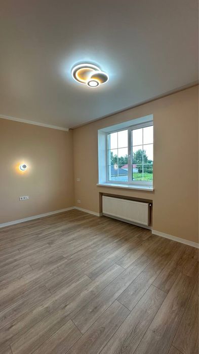 Продаж будинку з ремонтом у Крюківщині, закрите КМ, Газ