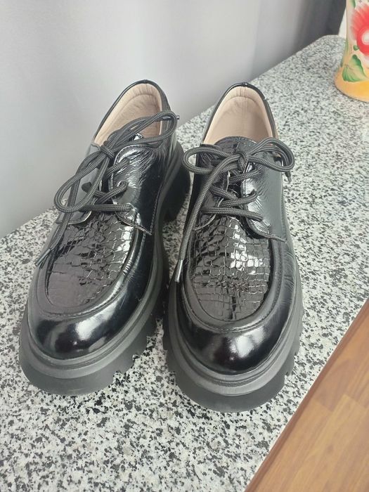 Туфлі на шнурках, лофери жіночі