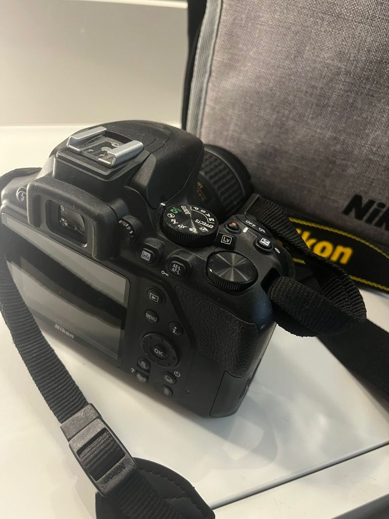 Aparat Lustrzanka NIKON D3500 Obiektyw 18-55 torba