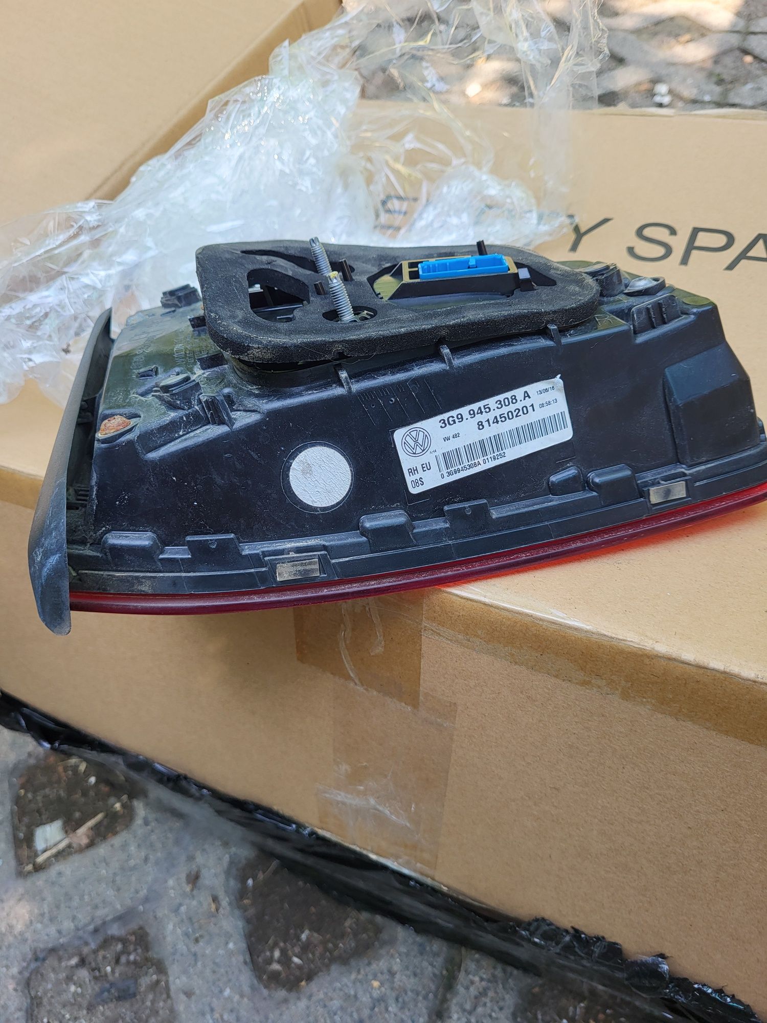 Lampy tylne Passat B8 kombi