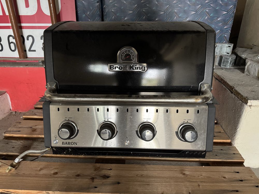 Barbecue a gás encastrável Broil King Baron 420