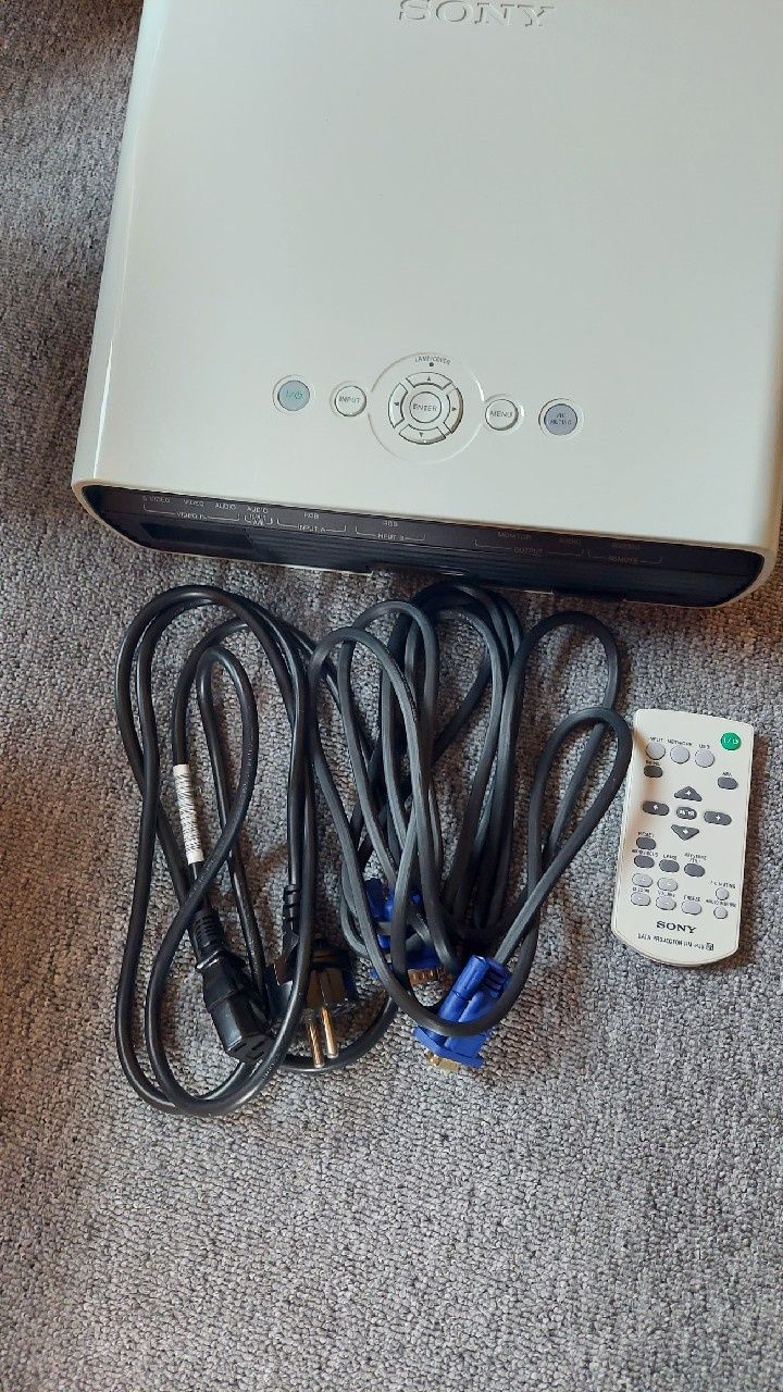 Projektor Sony VPL-EX130 stan idealny 100% sprawny pilot kabel