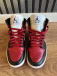 Tênis Air Jordan 1 Mid “Bred Toe” – Original