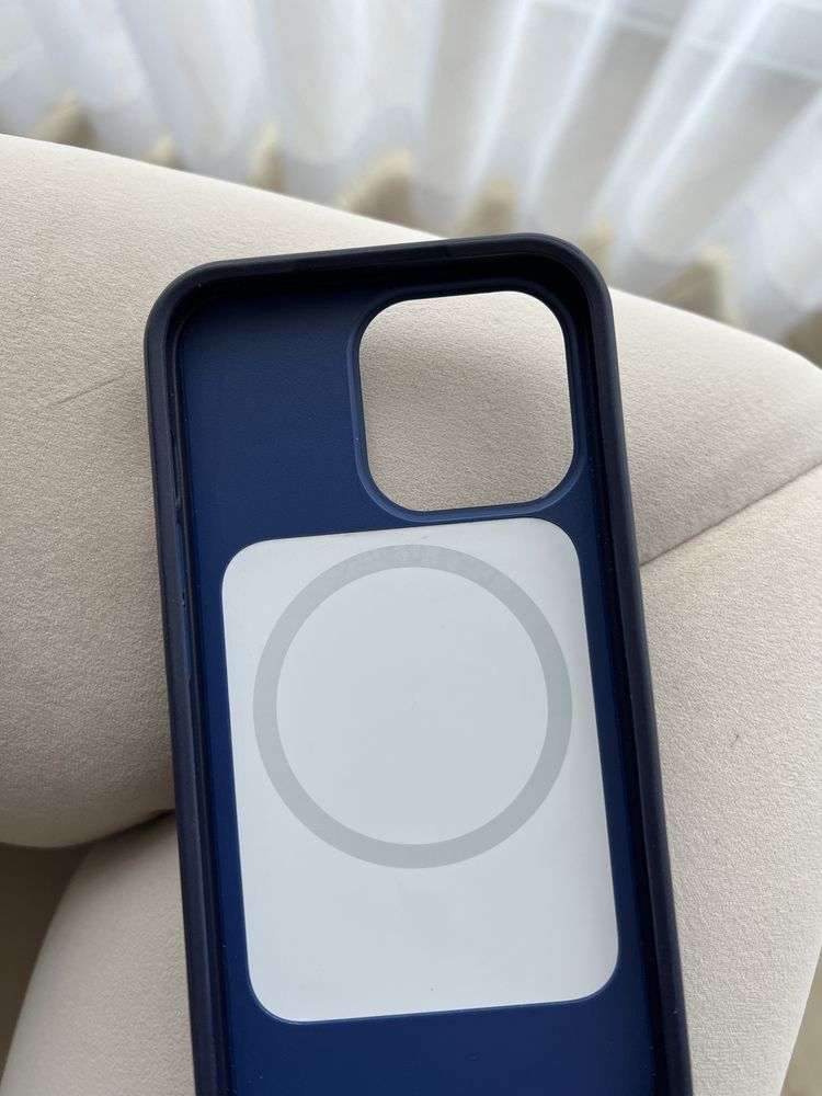 Nowe etui case MagSafe marki OtterBox do Apple iPhone 13 Pro Granatowy