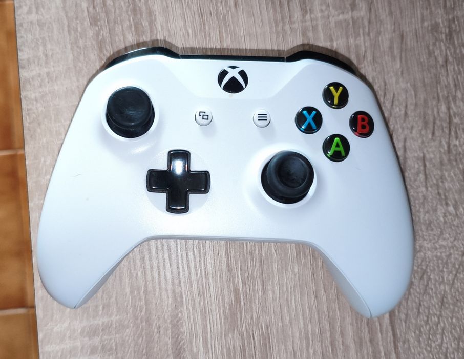 Xbox One S Branca - Excelente Estado! - Inclui Comando Original