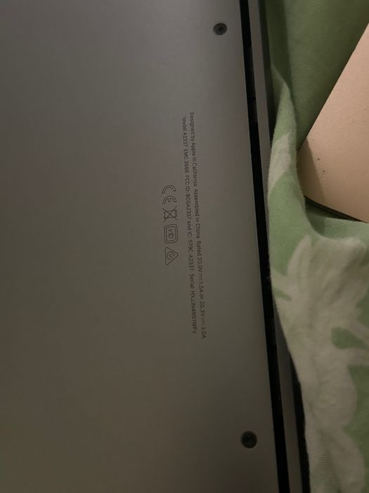 MacBook Air M1 2020 uszkodzona matryca